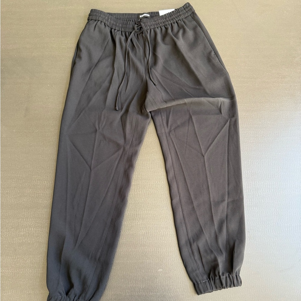 Express Gray Cropped Pants with Elastic Waistband